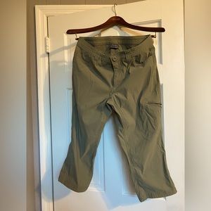 EUC Eddie Bauer women's size 10 khaki Capri with Drawstring legs